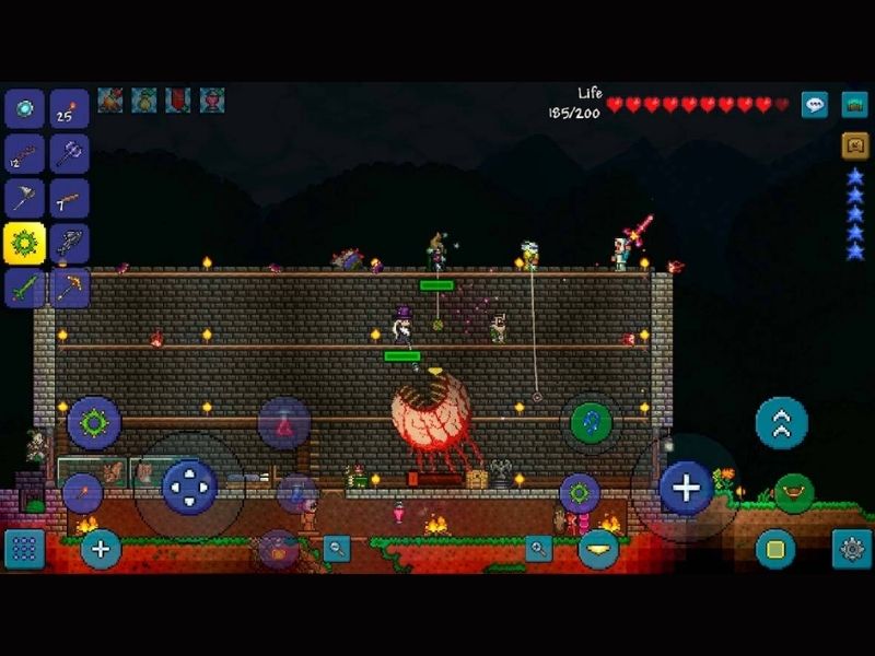 Tải Terraria APK (Việt Hoá) v1.4.4.9.8 Mới Nhất 4 Chiến đấu với quái vật và boss trong Terraria Việt Hóa